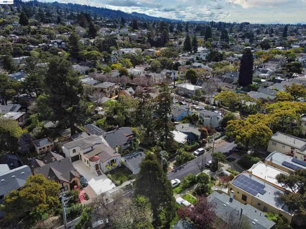 $2,649,000 | 415 Berkeley Park Boulevard, Kensington, CA 94706