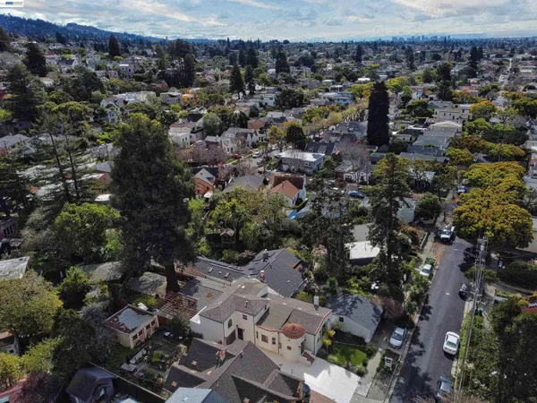 $2,649,000 | 415 Berkeley Park Boulevard, Kensington, CA 94706