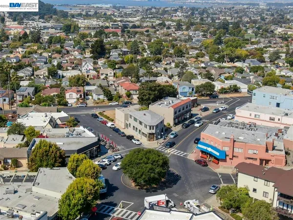 $2,298,888 | 415 Berkeley Park Boulevard, Kensington, CA 94706