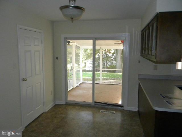 14001 Rippling Brook Drive Silver Spring, MD 20906 - Photo 11 of 17 Breakfast room