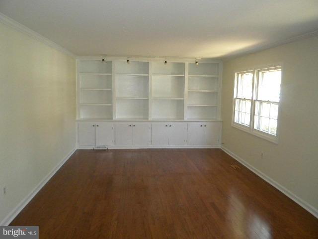 14001 Rippling Brook Drive Silver Spring, MD 20906 - Photo 6 of 17 Living Room