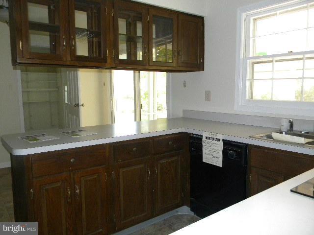 14001 Rippling Brook Drive Silver Spring, MD 20906 - Photo 10 of 17 Kitchen