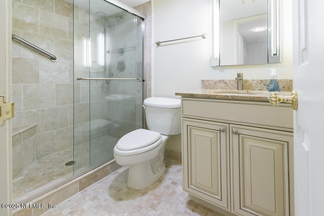 10 10th Street, Unit 11 Atlantic Beach, FL 32233 - Photo 15 of 17 Guest Bathroom