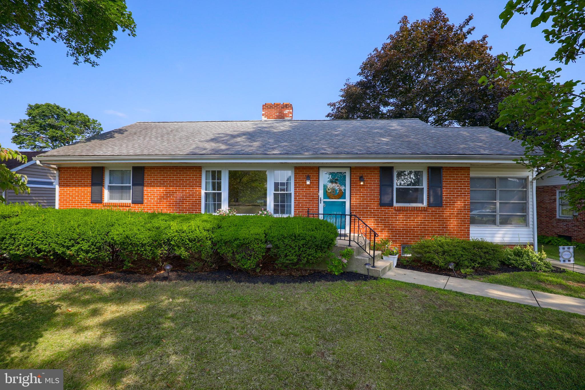 327 Edgehill Road York, PA 17403 - Photo 1 of 35