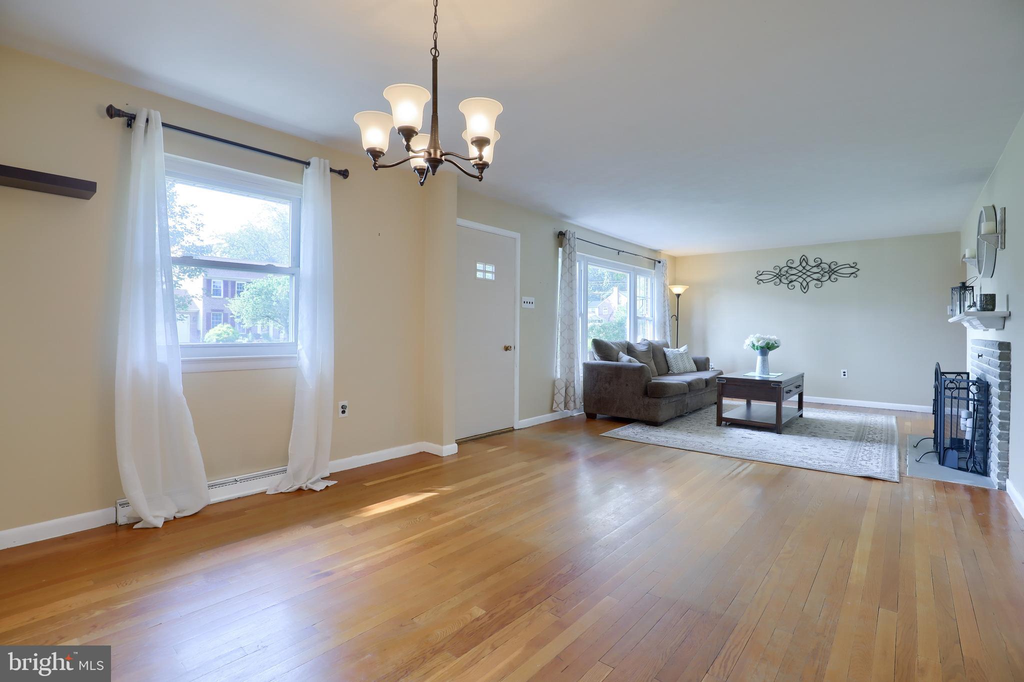 327 Edgehill Road York, PA 17403 - Photo 11 of 35