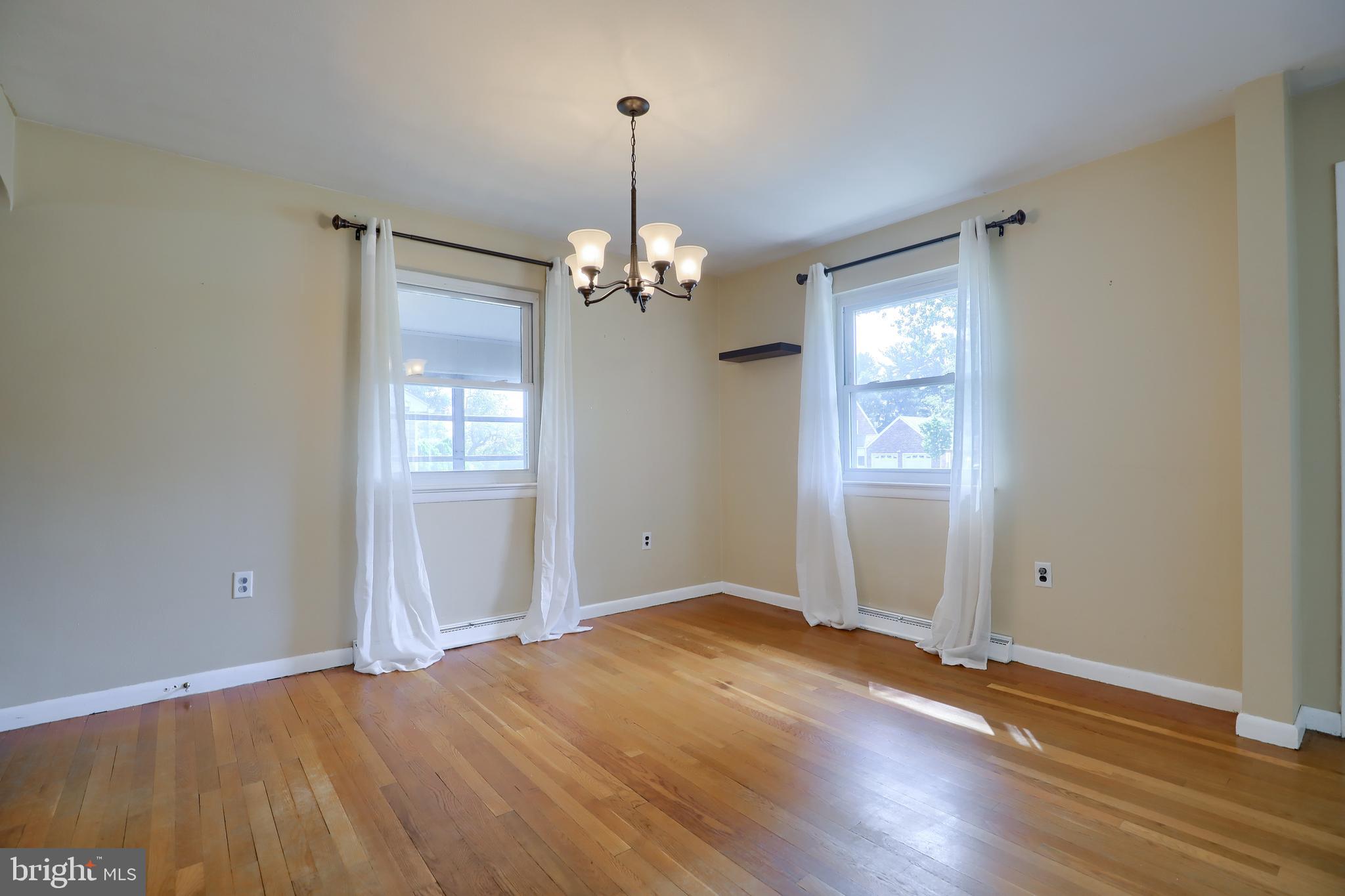 327 Edgehill Road York, PA 17403 - Photo 13 of 35