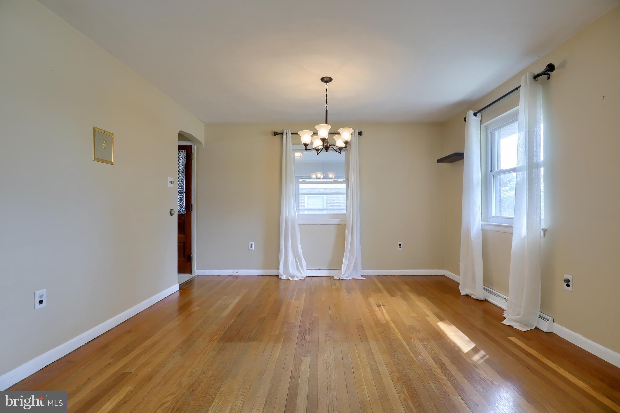 327 Edgehill Road York, PA 17403 - Photo 14 of 35