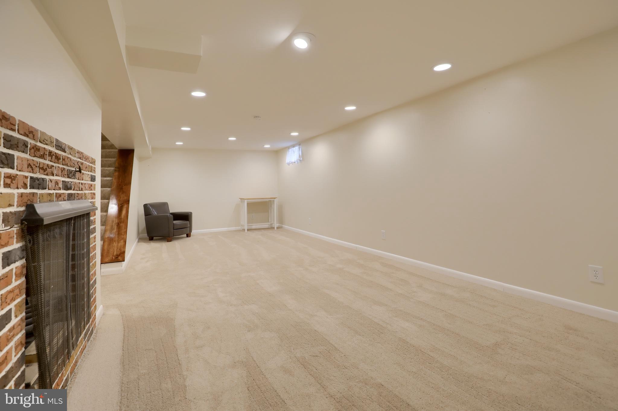 327 Edgehill Road York, PA 17403 - Photo 22 of 35