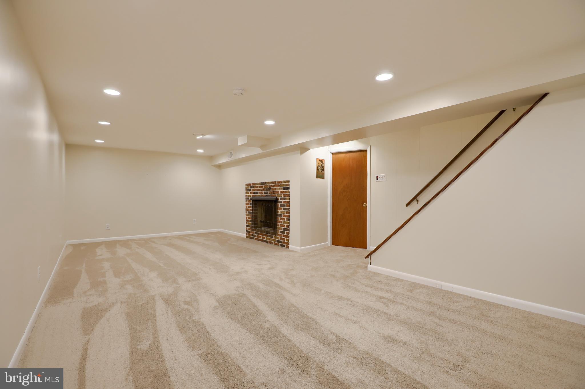 327 Edgehill Road York, PA 17403 - Photo 25 of 35