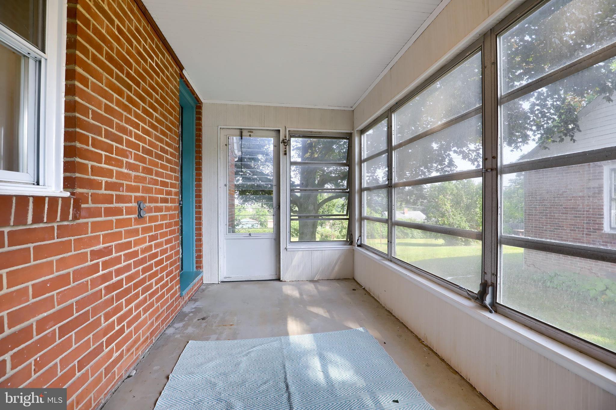 327 Edgehill Road York, PA 17403 - Photo 27 of 35