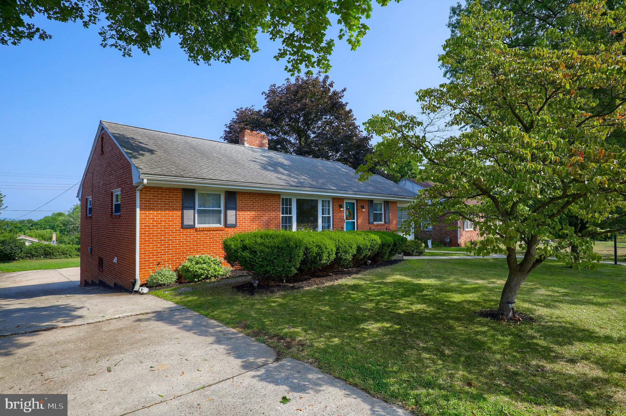 327 Edgehill Road York, PA 17403 - Photo 33 of 35