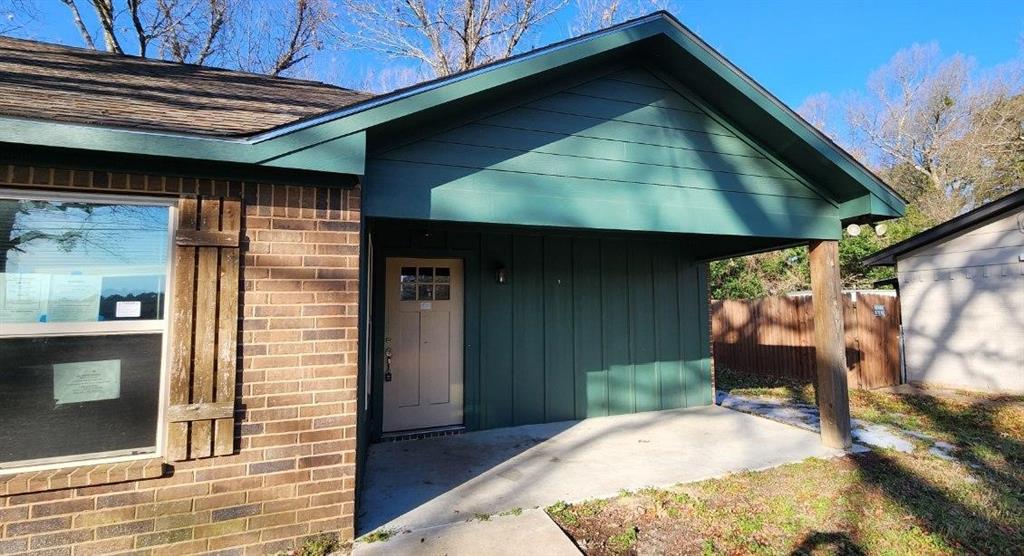 2235 North Pacific Street Mineola, TX 75773 - Photo 2 of 21 Covered front porch