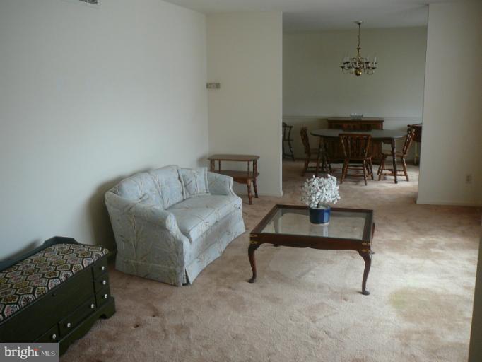 11109 Pool Road Cockeysville, MD 21030 - Photo 16 of 29 Family Room