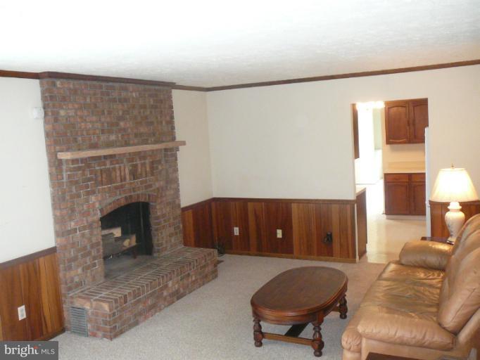 11109 Pool Road Cockeysville, MD 21030 - Photo 22 of 29 Family Room