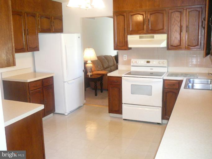 11109 Pool Road Cockeysville, MD 21030 - Photo 27 of 29 Kitchen