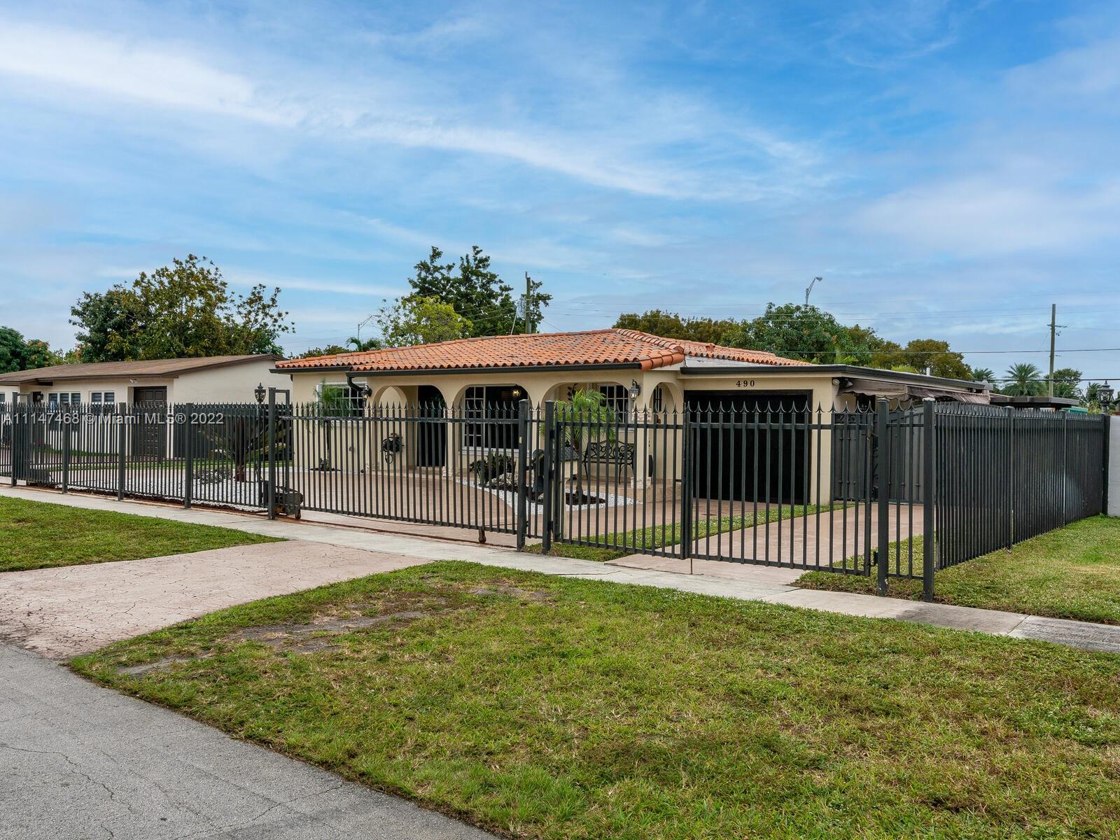 490 West 33rd Place Hialeah, FL 33012 - Photo 2 of 88