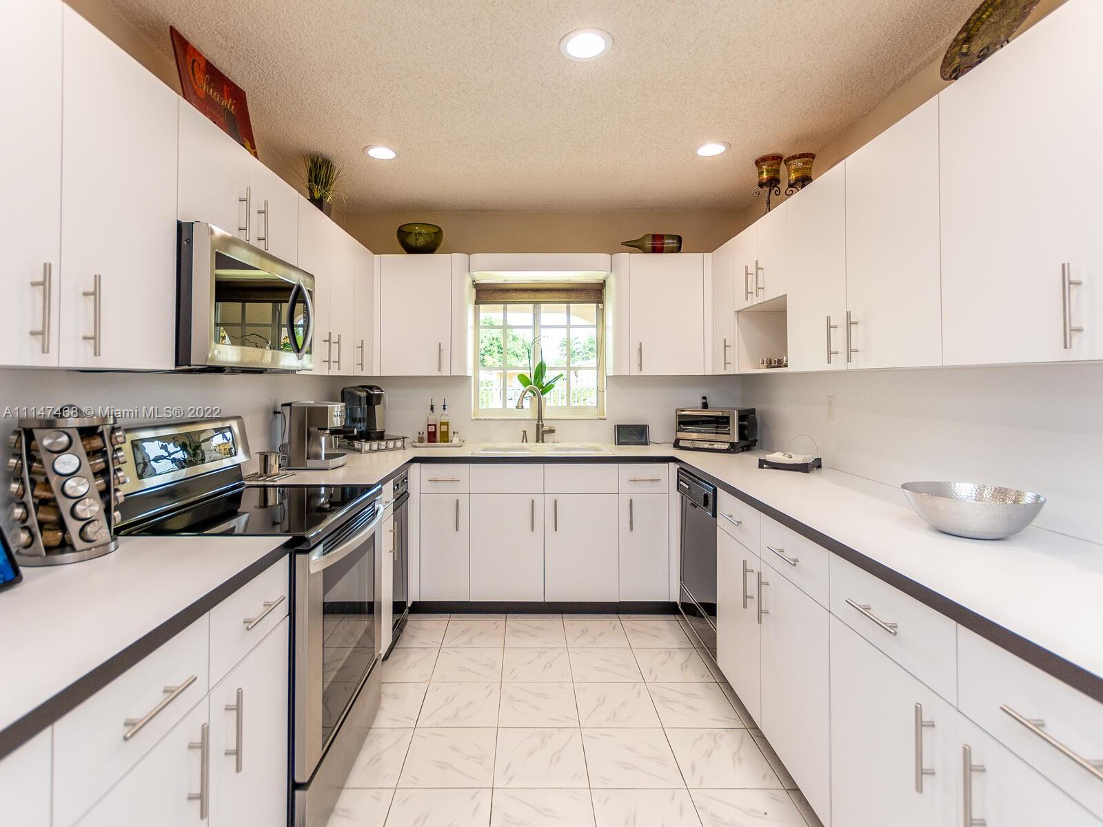 490 West 33rd Place Hialeah, FL 33012 - Photo 26 of 88