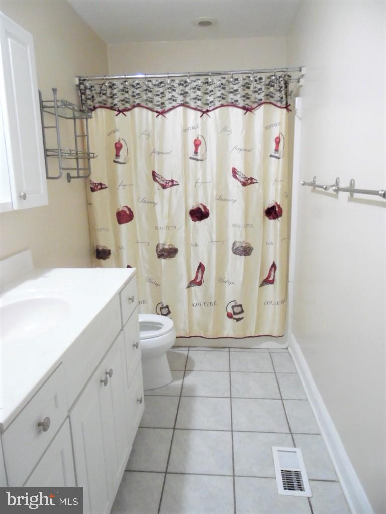 1 Argo Drive Sewell, NJ 08080 - Photo 18 of 24 Hallway Bath