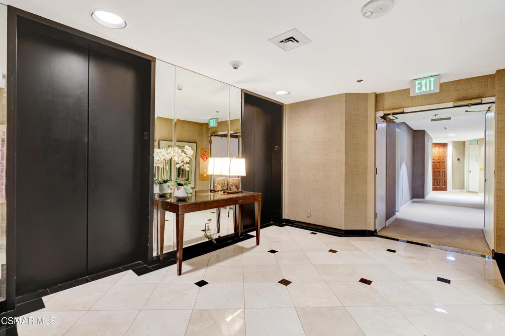 10550 Wilshire Boulevard, Unit 103 Los Angeles, CA 90024 - Photo 22 of 27