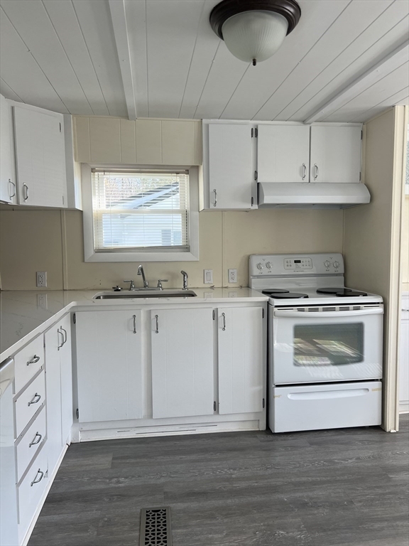 9 Christian Avenue Hudson, MA 01749 - Photo 8 of 22