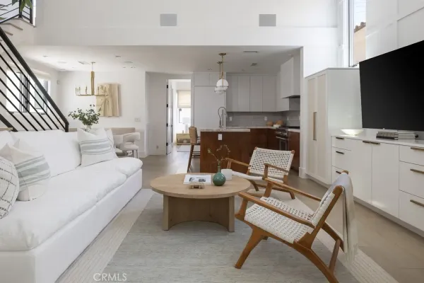 $3,100,000 | 428 Fernleaf Avenue, Unit 1/2, Corona del Mar, CA 92625