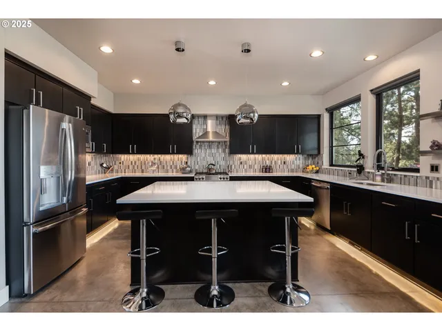 $3,500,000 | 21060 Knott Road, Bend, OR 97702