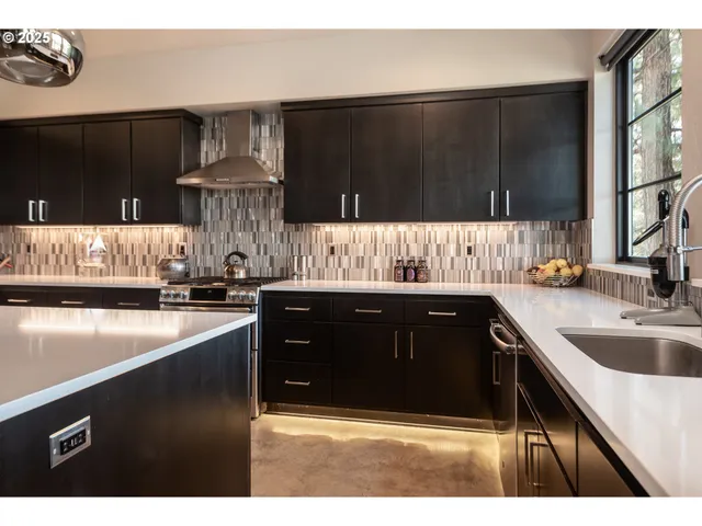 $3,500,000 | 21060 Knott Road, Bend, OR 97702