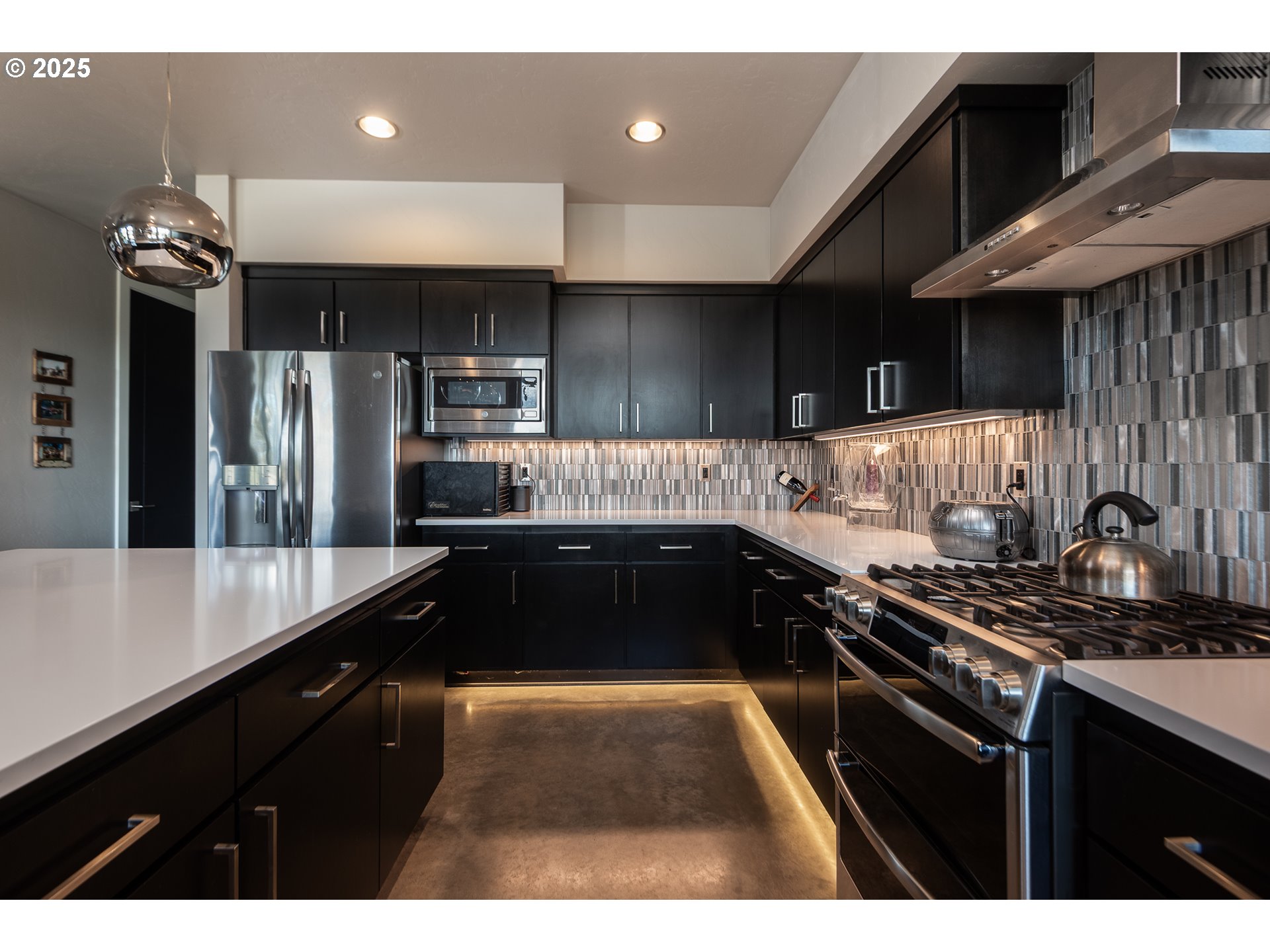 21060 Knott Road Bend, OR 97702 - Photo 15 of 48