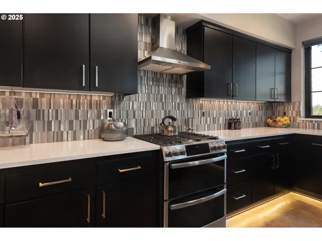 $3,500,000 | 21060 Knott Road, Bend, OR 97702