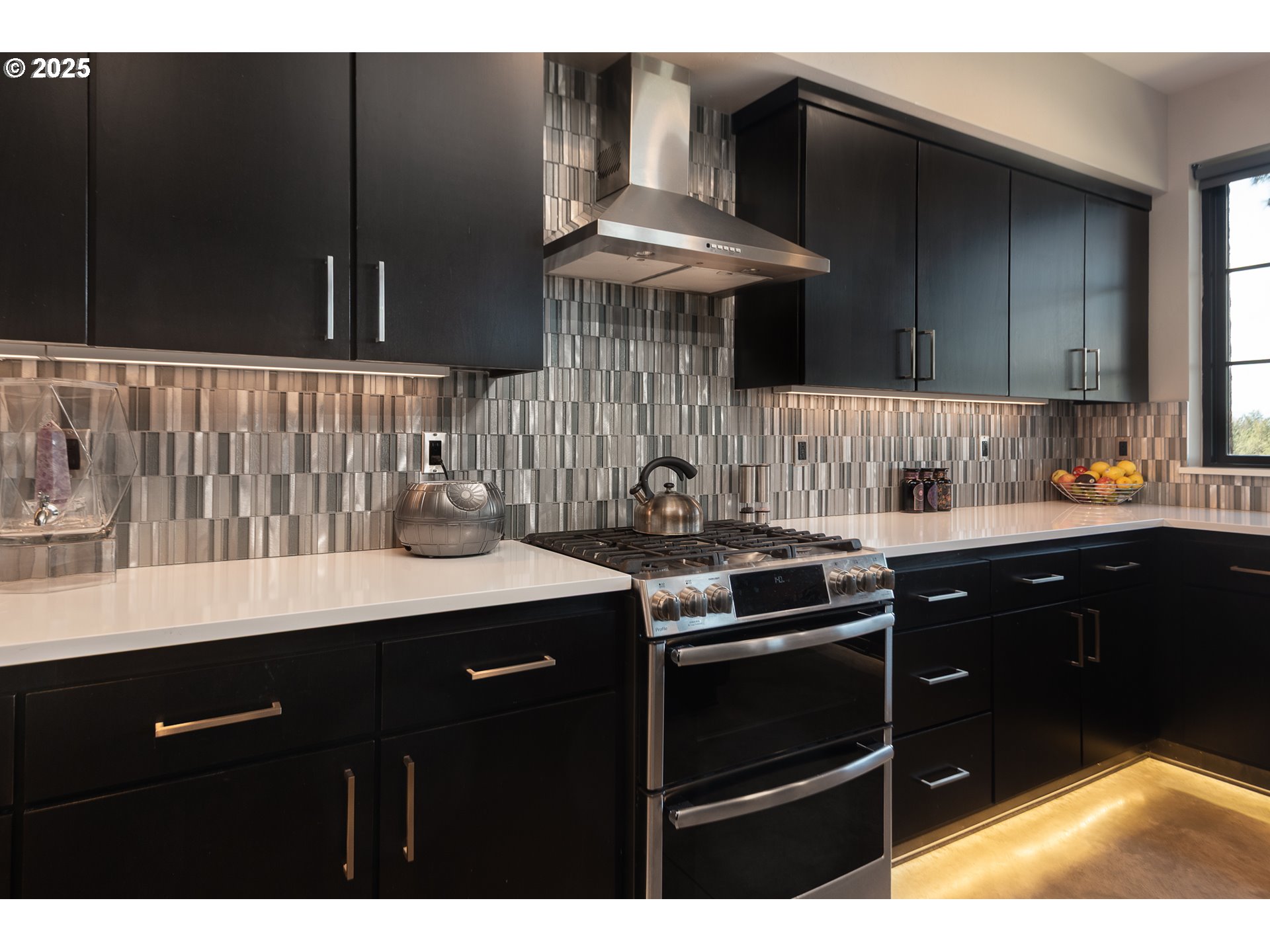 21060 Knott Road Bend, OR 97702 - Photo 16 of 48