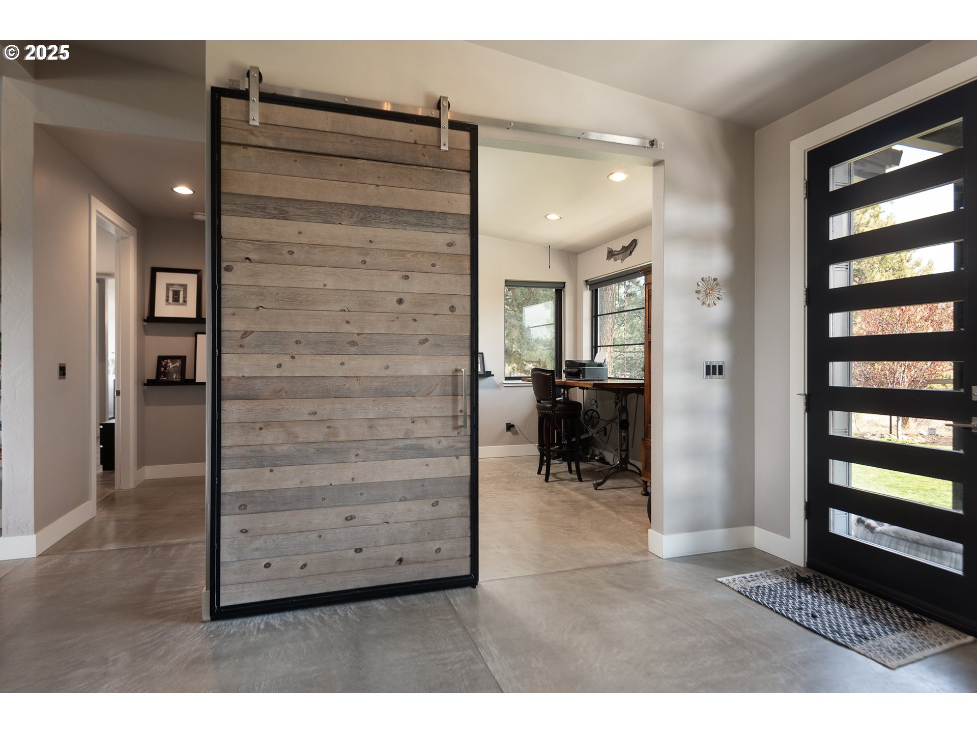 21060 Knott Road Bend, OR 97702 - Photo 23 of 48