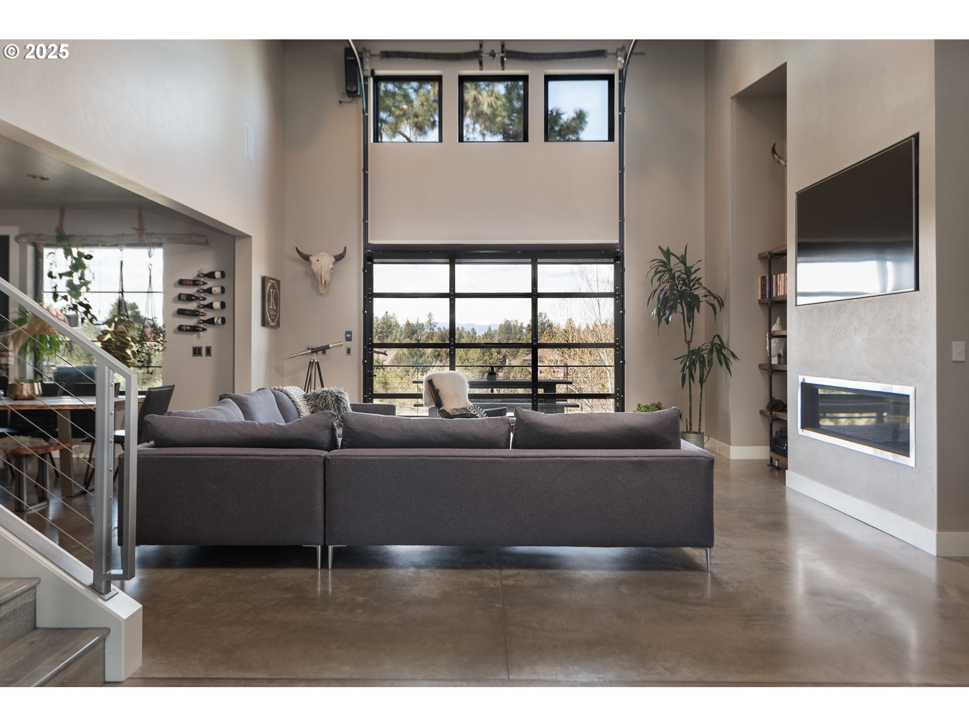 21060 Knott Road Bend, OR 97702 - Photo 5 of 48