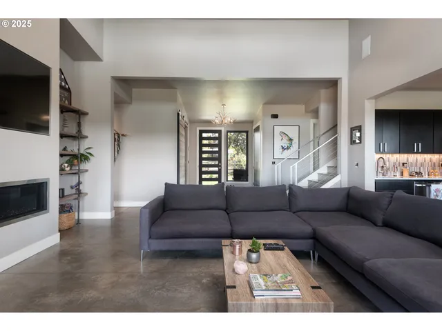 $3,500,000 | 21060 Knott Road, Bend, OR 97702