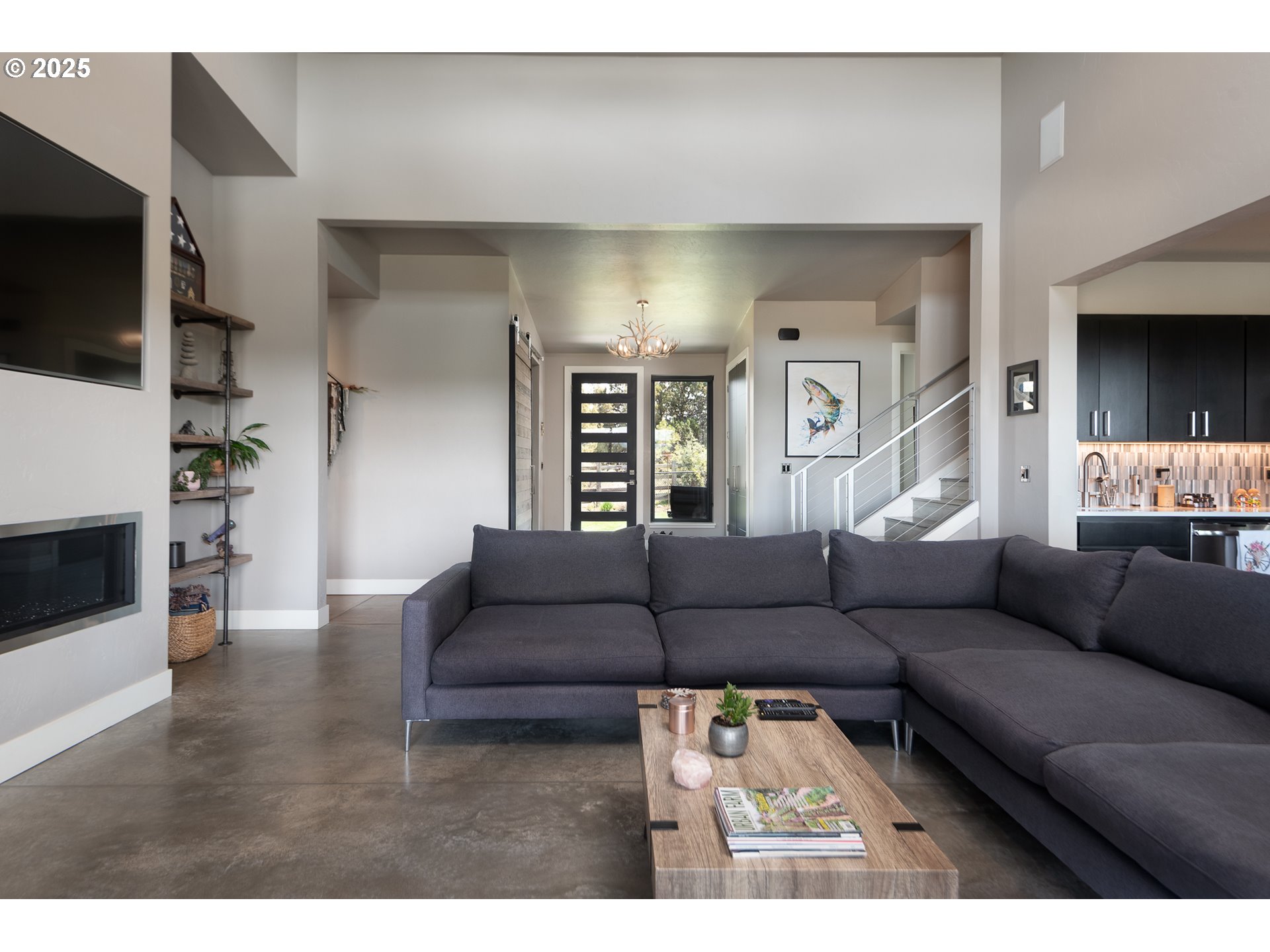 21060 Knott Road Bend, OR 97702 - Photo 9 of 48