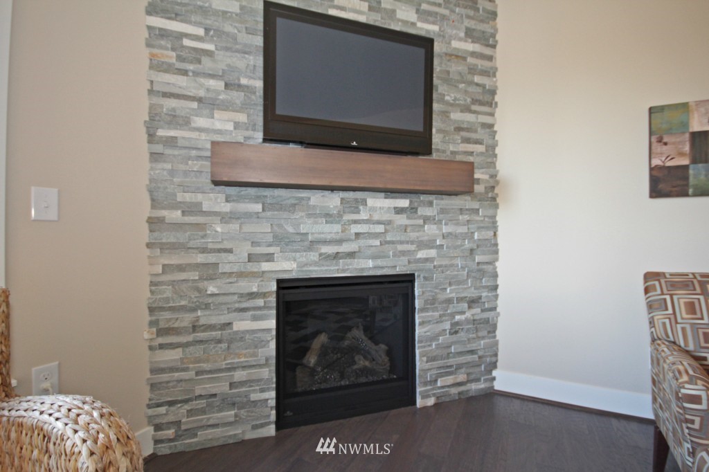 1904 Northeast 24th Street Renton, WA 98056 - Photo 11 of 25