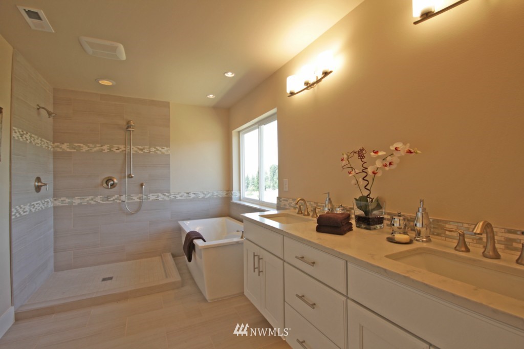 1904 Northeast 24th Street Renton, WA 98056 - Photo 17 of 25