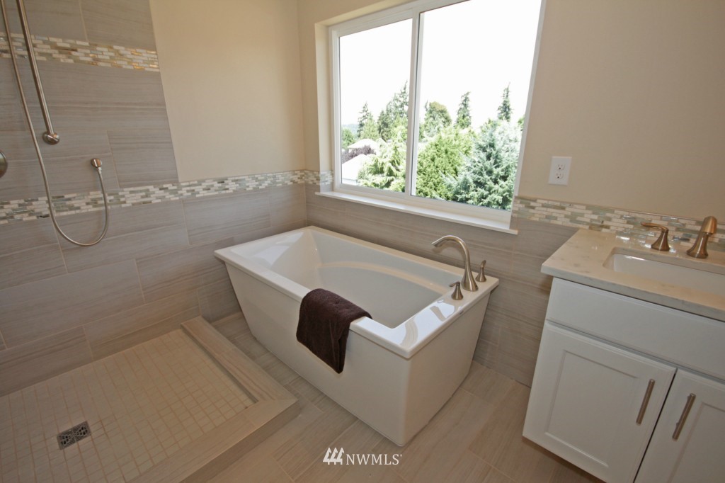 1904 Northeast 24th Street Renton, WA 98056 - Photo 18 of 25