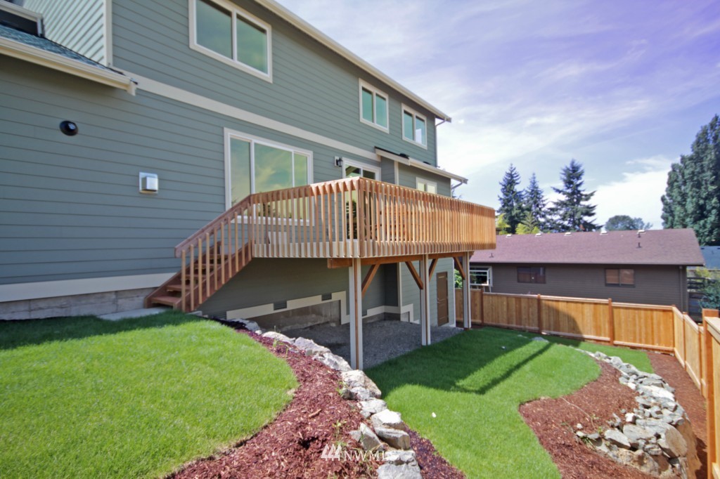 1904 Northeast 24th Street Renton, WA 98056 - Photo 20 of 25