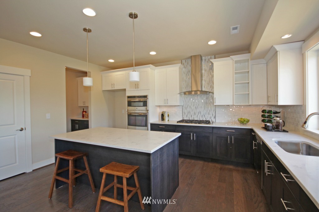 1904 Northeast 24th Street Renton, WA 98056 - Photo 9 of 25