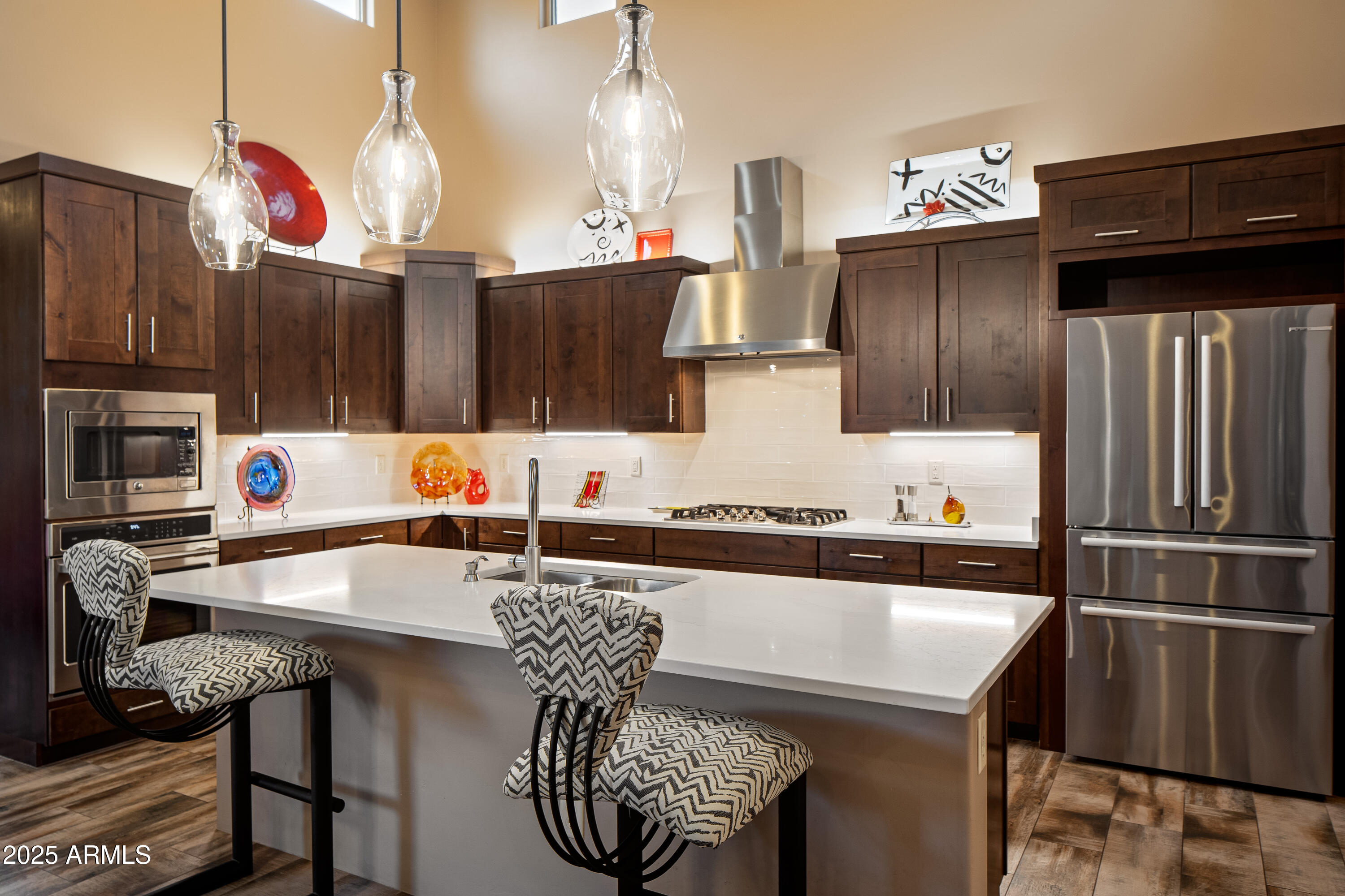 80 Rimstone Circle Sedona, AZ 86336 - Photo 14 of 40 GOURMET KITCHEN WITH QUARTZ COUNTERTOPS
