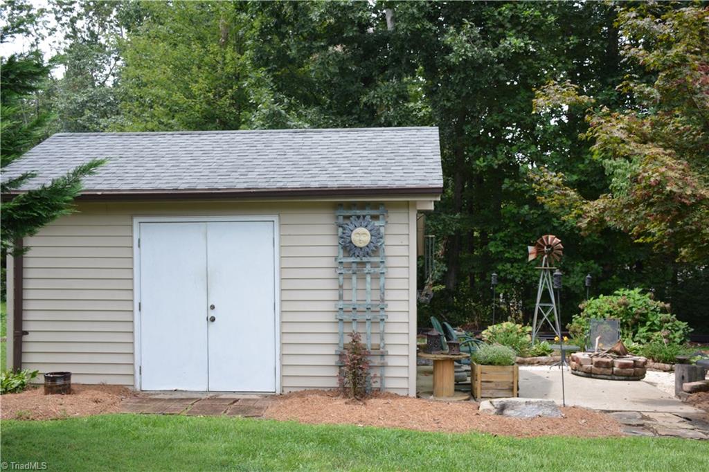 185 Maple Hollow Road Mount Airy, NC 27030 - Photo 3 of 30 Gallery Image 3