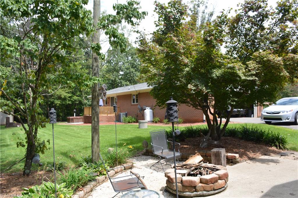 185 Maple Hollow Road Mount Airy, NC 27030 - Photo 5 of 30 Gallery Image 5