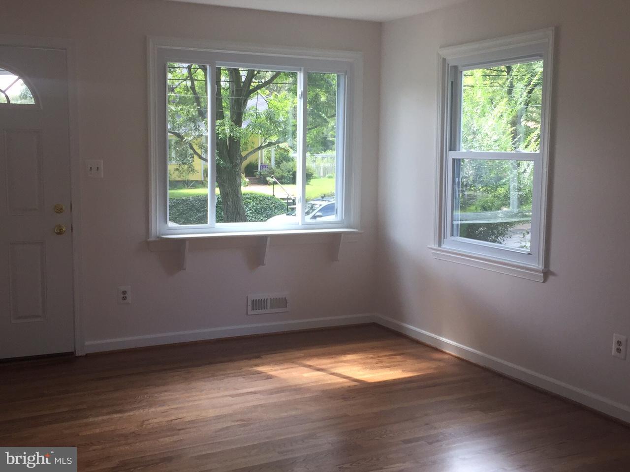 3409 Anderson Road Kensington, MD 20895 - Photo 14 of 29 Living Room