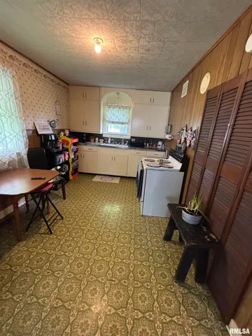 $67,000 | 20 Penco Avenue, Centralia, IL 62801