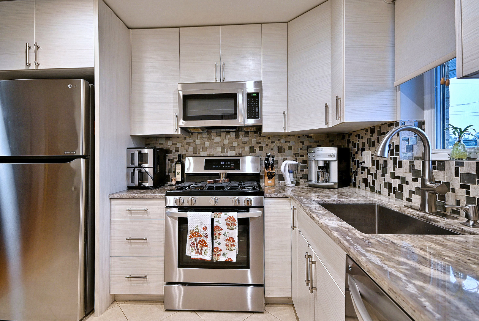 2 North Dee Road, Unit 203 Park Ridge, IL 60068 - Photo 18 of 29 Gallery Image 18