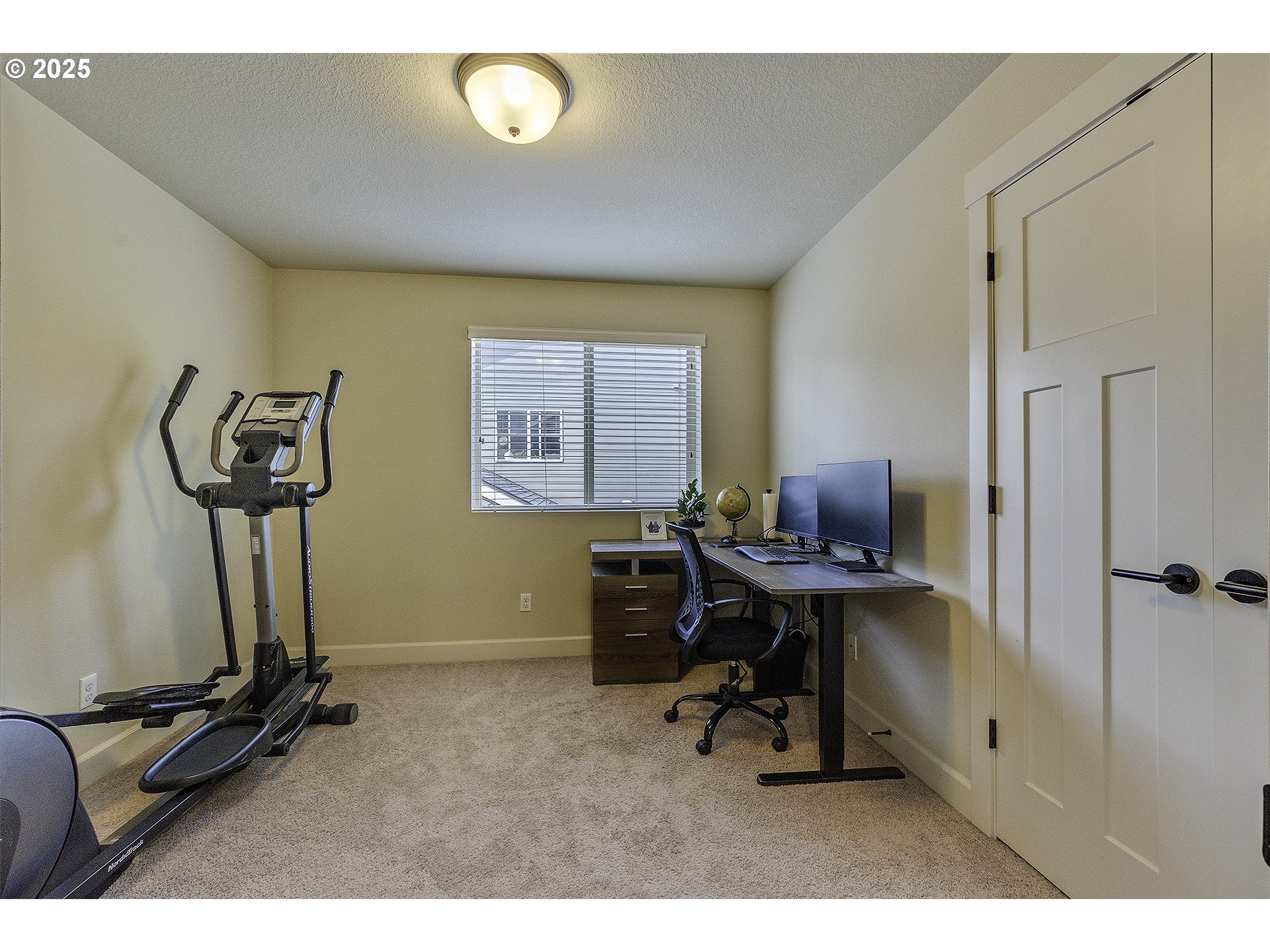 13255 Southwest Hazelcrest Way Portland, OR 97224 - Photo 24 of 37