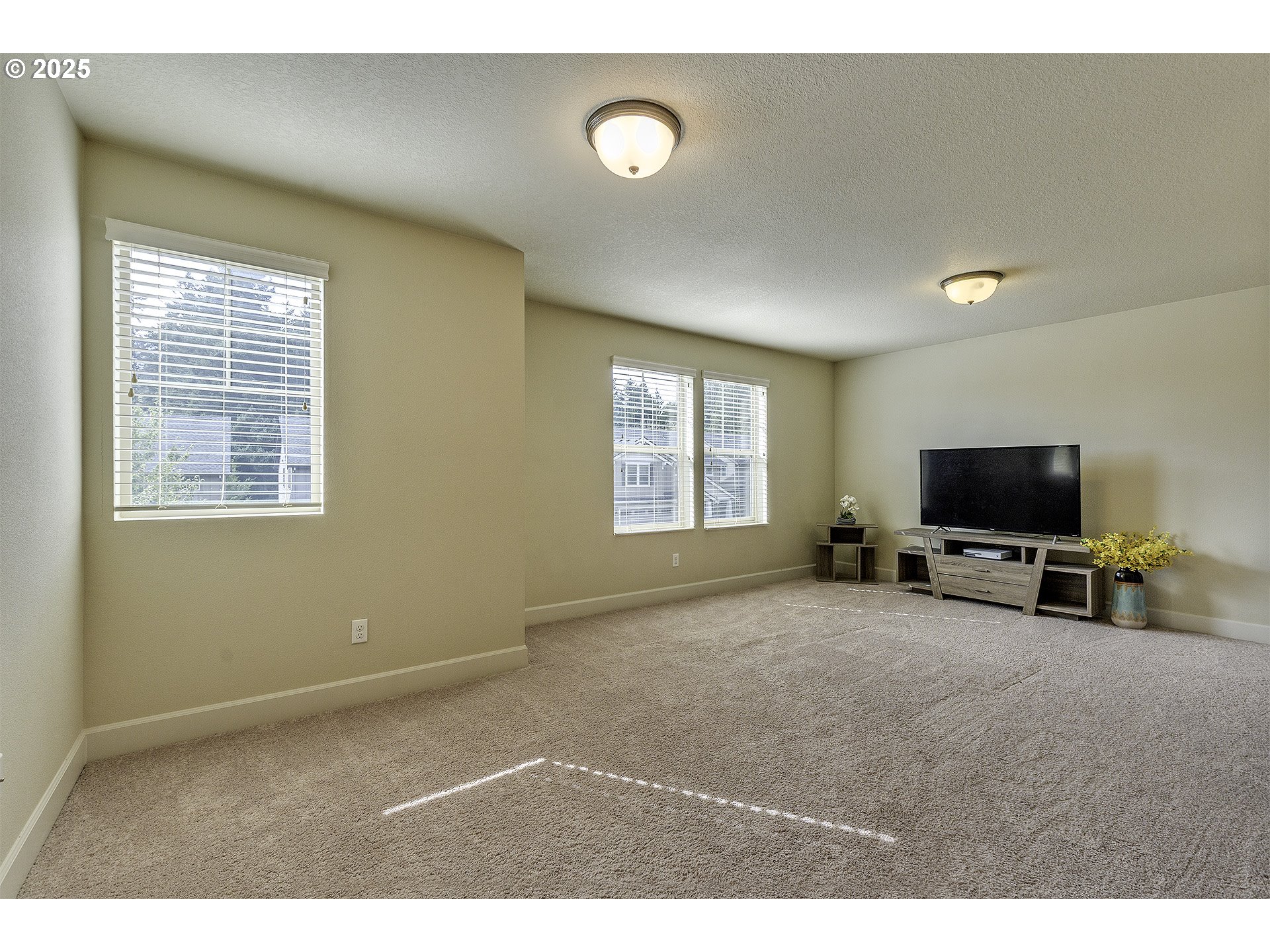 13255 Southwest Hazelcrest Way Portland, OR 97224 - Photo 25 of 37