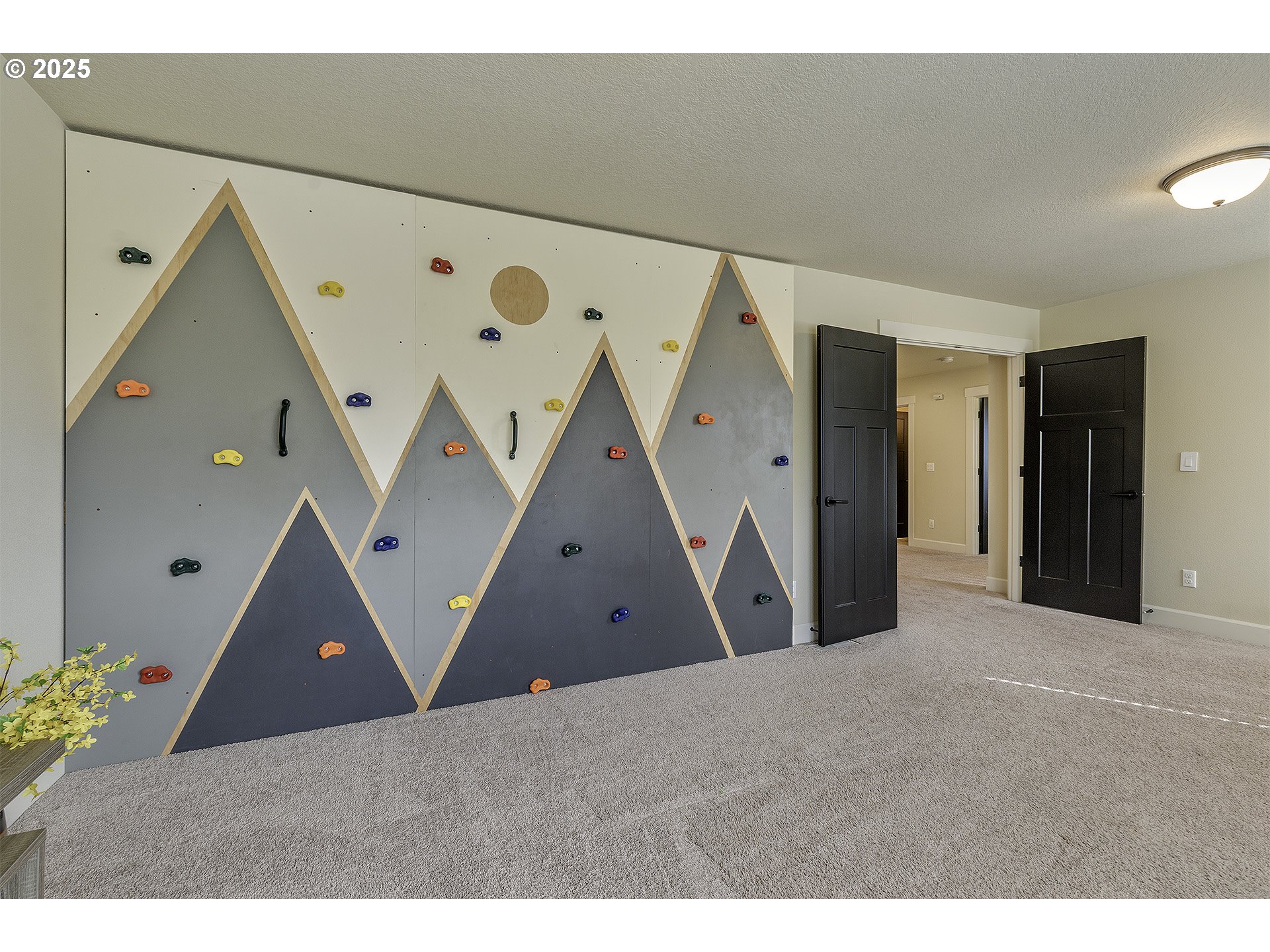 13255 Southwest Hazelcrest Way Portland, OR 97224 - Photo 26 of 37