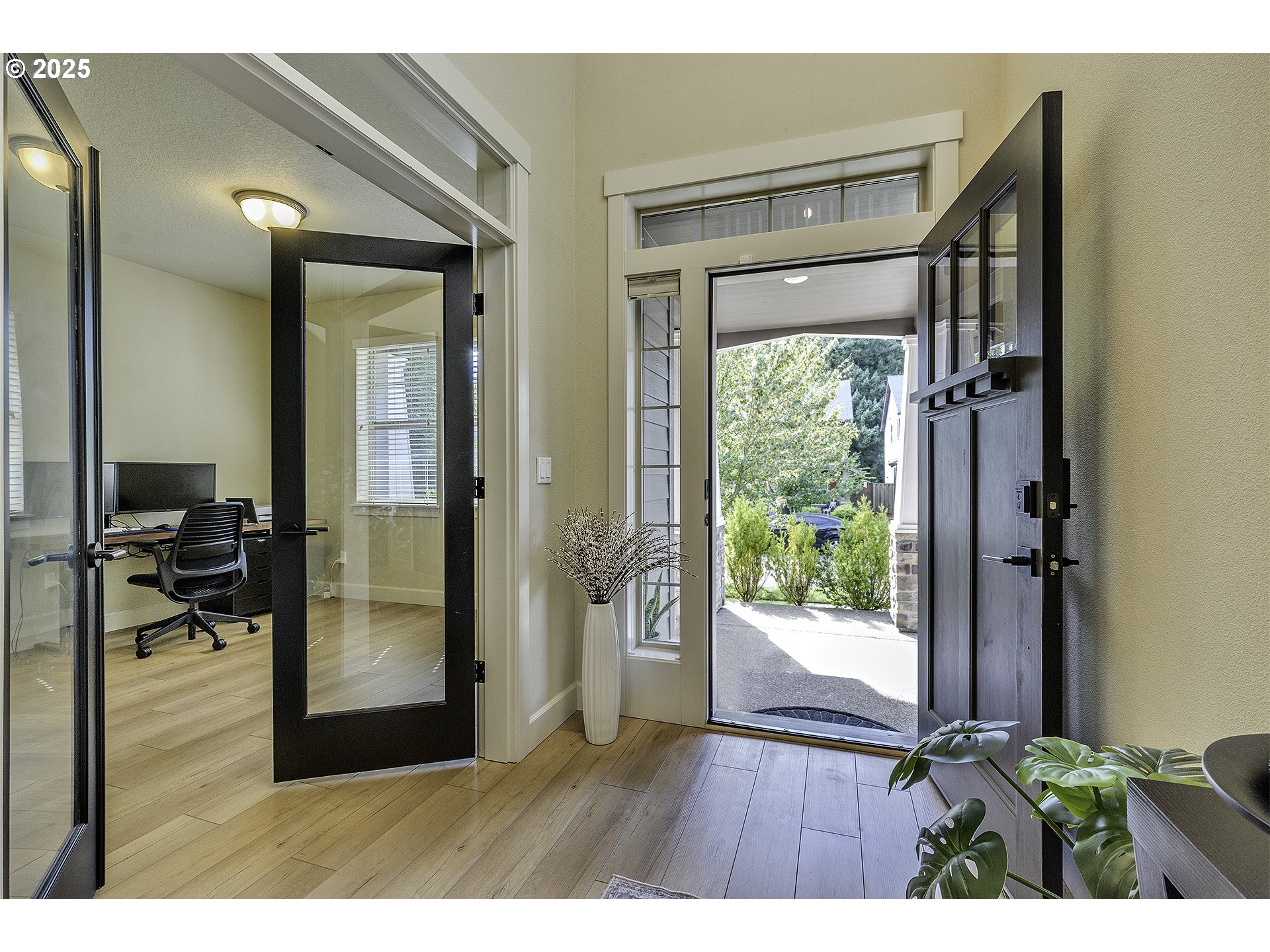 13255 Southwest Hazelcrest Way Portland, OR 97224 - Photo 3 of 37