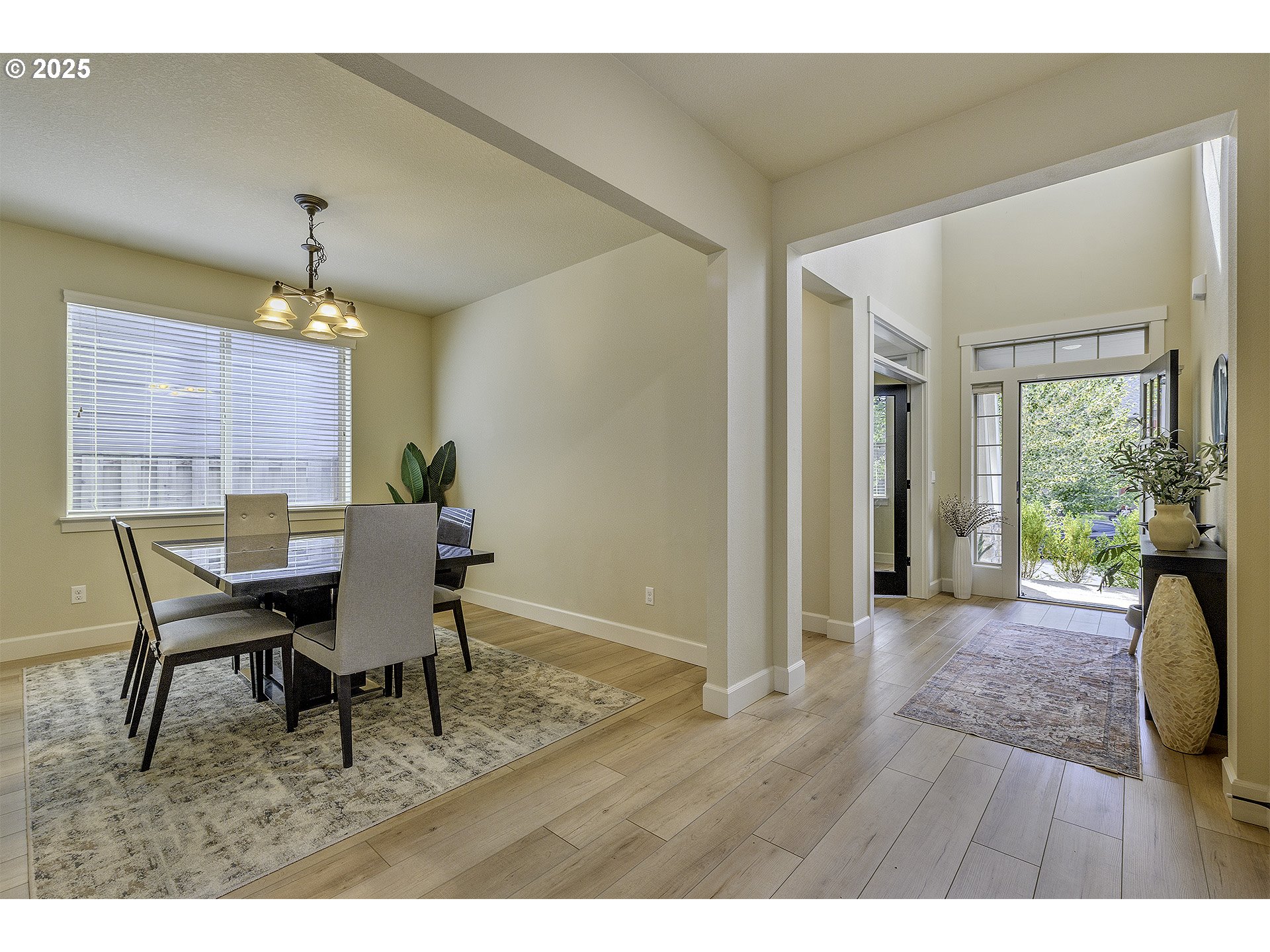 13255 Southwest Hazelcrest Way Portland, OR 97224 - Photo 4 of 37